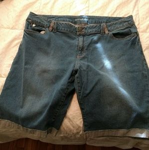 Avenue 20 knee shorts